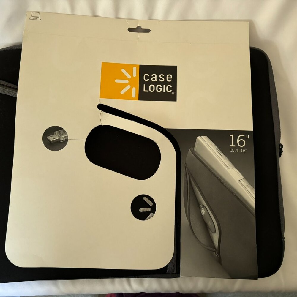 Case Logic Laptop Sleeve for 16" Laptop Padded with pocket, NWOT
